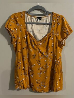 $6💛Bundled Torrid Shirt